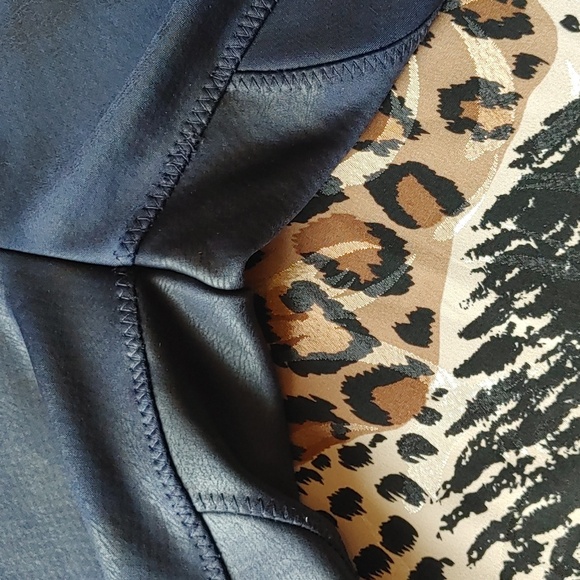 ✅Conrad C collection Leggings - Picture 4 of 6